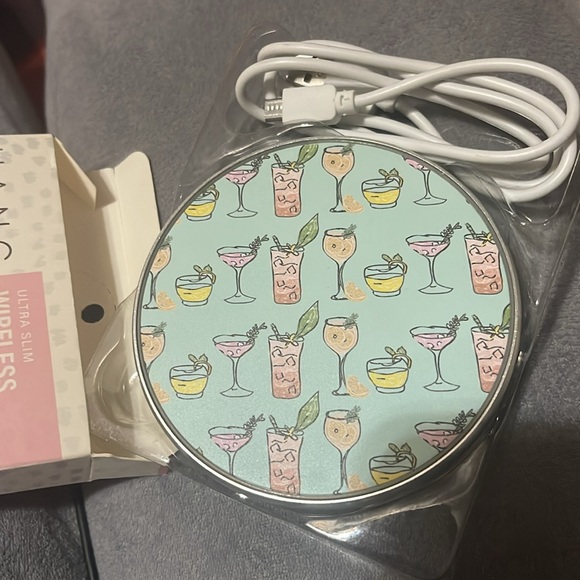 New HANG WIRELESS charging pad tropical cocktail - Picture 2 of 3